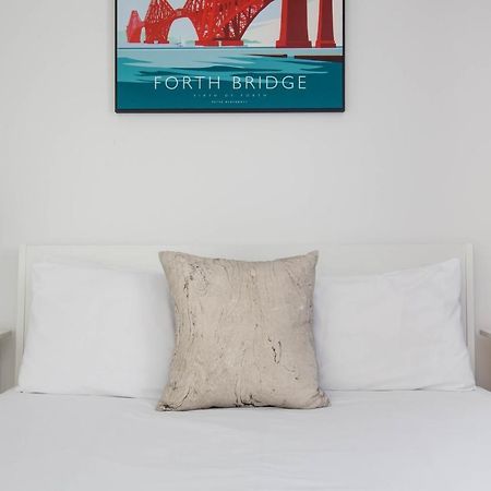 Modern Grassmarket Apartment เอดินบะระ ภายนอก รูปภาพ